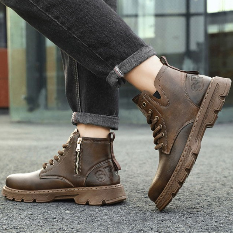 Vintage Leatherwork - ​ Botas altas de cuero con